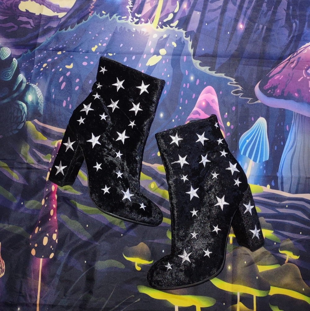 Stars Boots - Picture 2 of 13